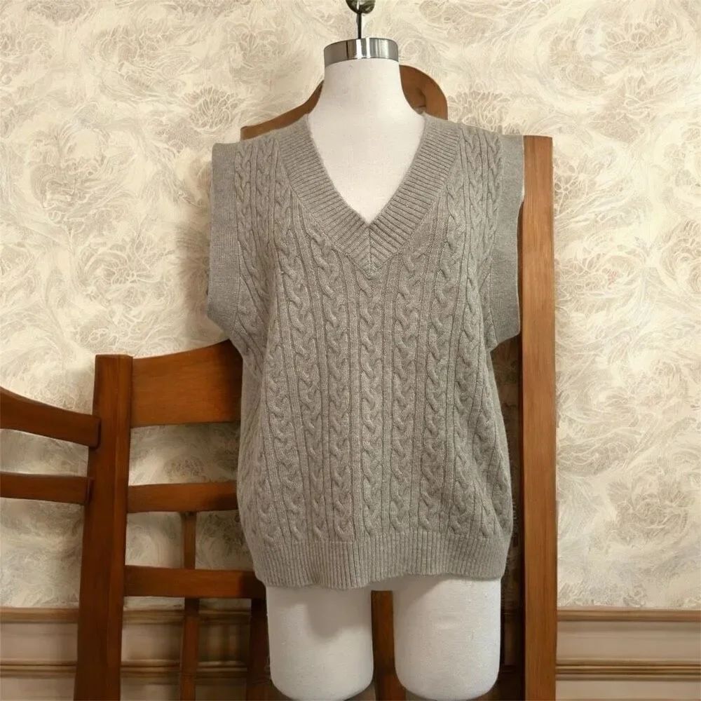 Reclaimed Vintage Urban Tan Beige Tan Thick Sweater Vest Small Oversized